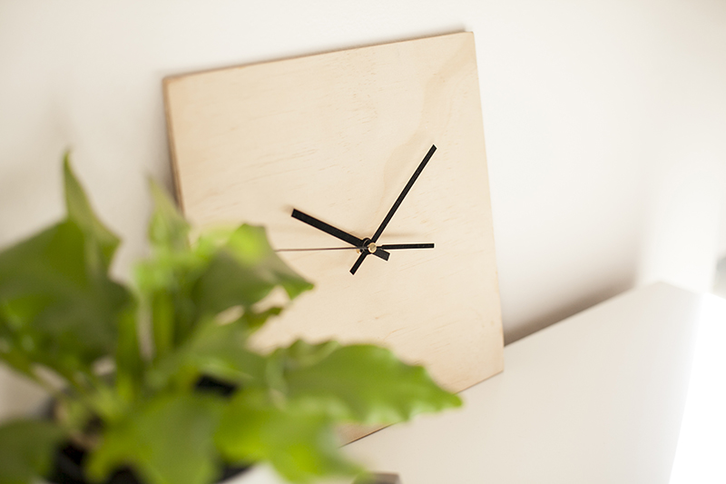 how to make a clock